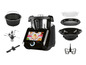 Un robot culinaire multifonction avec accessoires, y compris un panier vapeur, un bol mélangeur et une spatule.