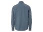 Une chemise bleu foncé à manches longues.