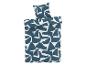 Parure de lit bleu marine à motifs abstraits : housse de couette et taie d'oreiller.