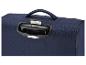 Valise bleue avec poignée supérieure, étiquette d'identification et code QR.
