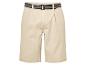 Shorts beige avec ceinture : vêtement décontracté.
