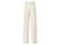 Pantalon de détente blanc, duveteux et à jambe large.