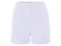 Shorts en tissu léger, couleur lavande.
