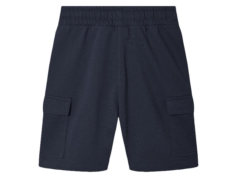 Shorts cargo bleu marine pour enfants.