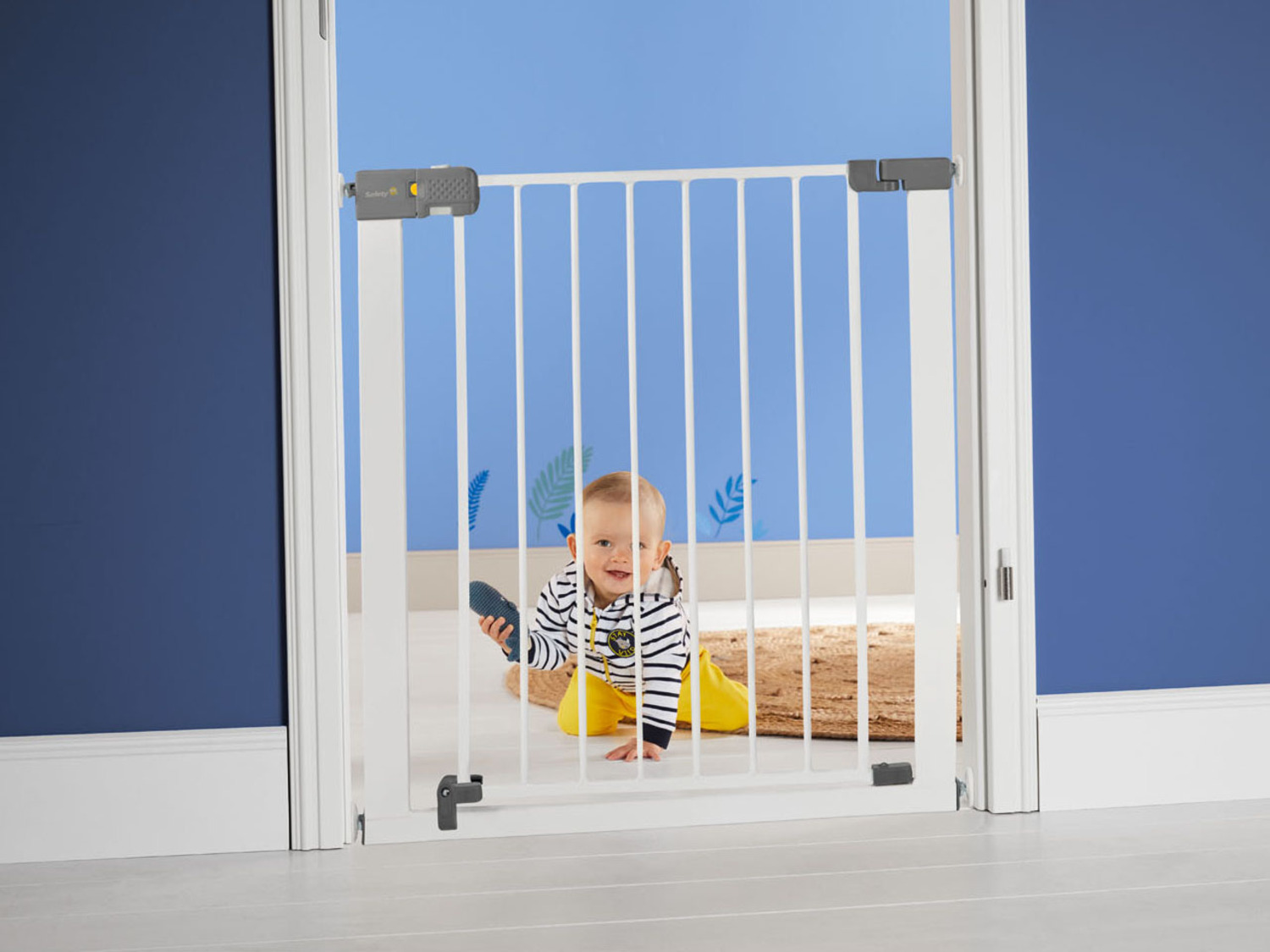 Montage d'une barrière de sécurité bébé par SAFETY FIRST 