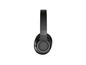 Casque audio noir circum-aural avec un bord argenté.