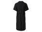 Robe noire d'été à manches courtes.