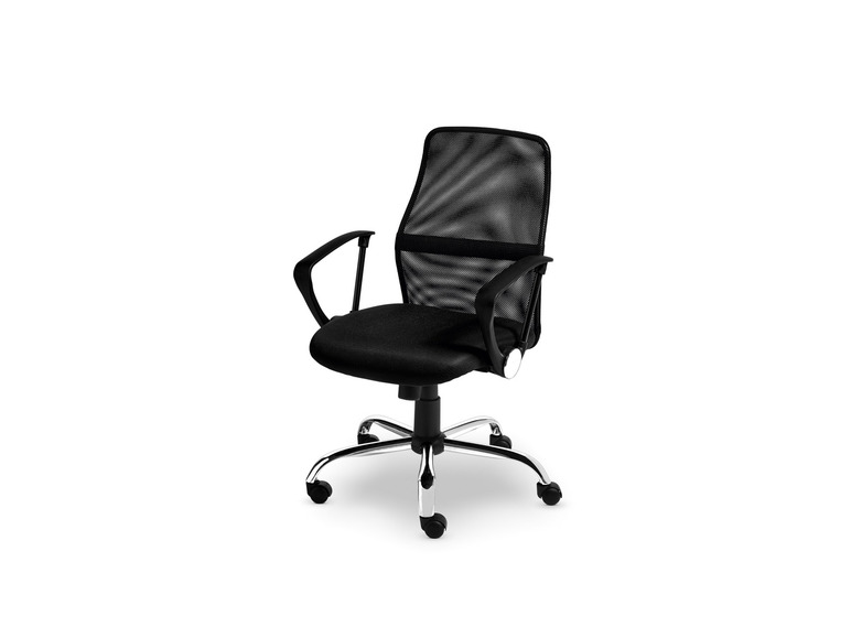 Une chaise de bureau noire avec un dossier en maille et des roulettes.