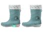 Une paire de bottes de pluie bleu-vert pour enfants avec lumières LED.