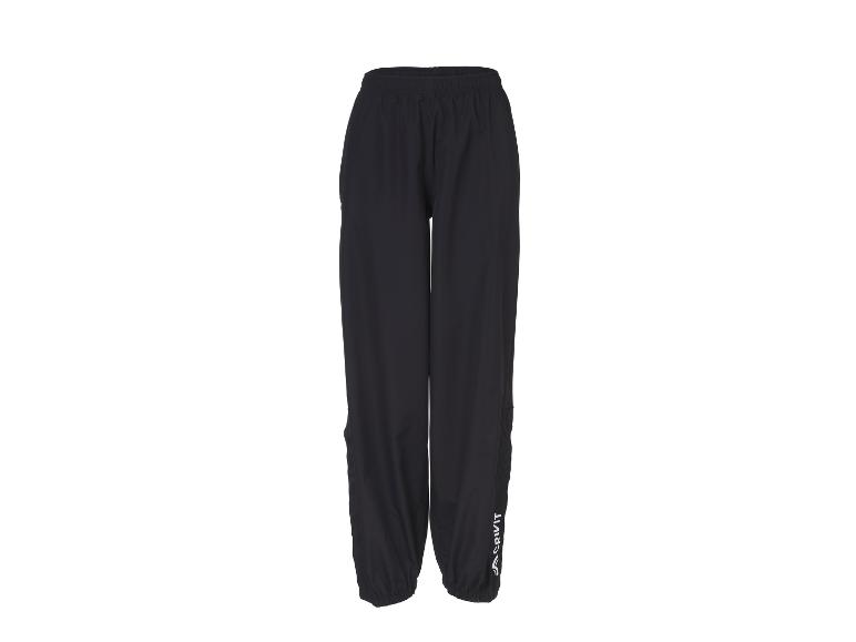Pantalon de sport noir avec taille élastique et logo blanc sur la jambe gauche.
