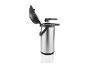 Carafe isotherme en acier inoxydable avec bec verseur.
