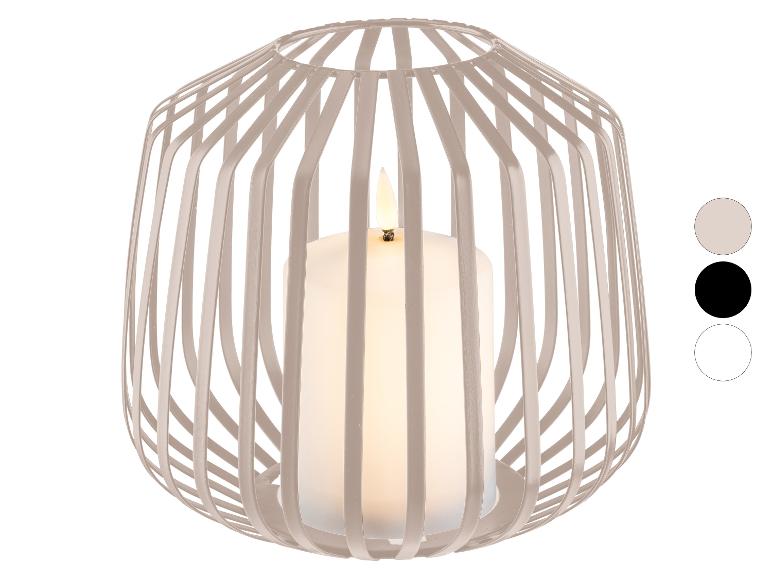 Lanterne décorative en métal avec bougie LED à l'intérieur, disponible en beige, noir et blanc.