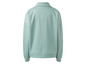 Un sweat-shirt vert clair à manches longues.