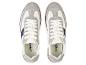 Des baskets en cuir blanc avec des accents bleus de Livergy.