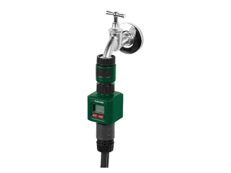 Programmateur d'arrosage Parkside avec robinet et raccords.