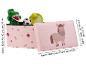Boîte de rangement rose avec animaux de la ferme et couvercle à thème cheval, contenant des jouets.