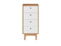 Une commode blanche avec quatre tiroirs et des pieds en bois.