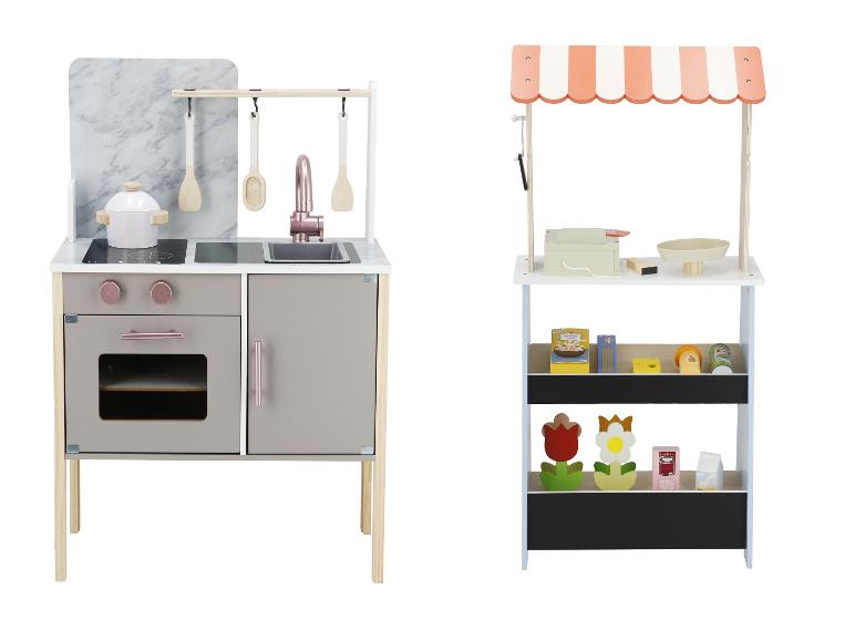 Cuisine et stand de marché en bois pour enfants, avec accessoires de jeu.