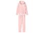 Survêtement polaire rose avec sweat à capuche zippé et pantalon assorti.