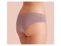 Culotte gris foncé avec de la dentelle.