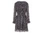 Robe noire à manches longues avec un imprimé floral.