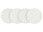 Quatre assiettes rondes blanches empilées en rangée.