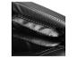 Détail de siège en cuir noir avec fermeture éclair