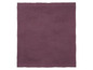 Une couverture en tricot rose.