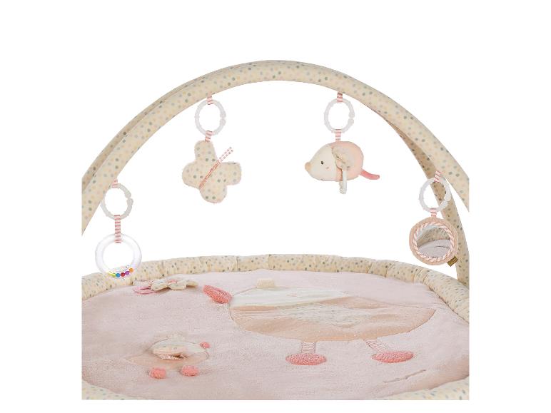Tapis d'éveil 3D FEHN rose avec arche de jeux et peluches suspendues.
