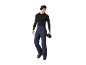 Homme en t-shirt thermique noir, pantalon de ski bleu foncé et chaussures de ski.