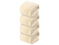 Quatre serviettes de bain pliées en beige.