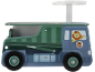 Camion jouet en bois avec un lion conducteur, vert et bleu.