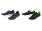 Baskets noires et bleues marine pour enfants, style sportif.