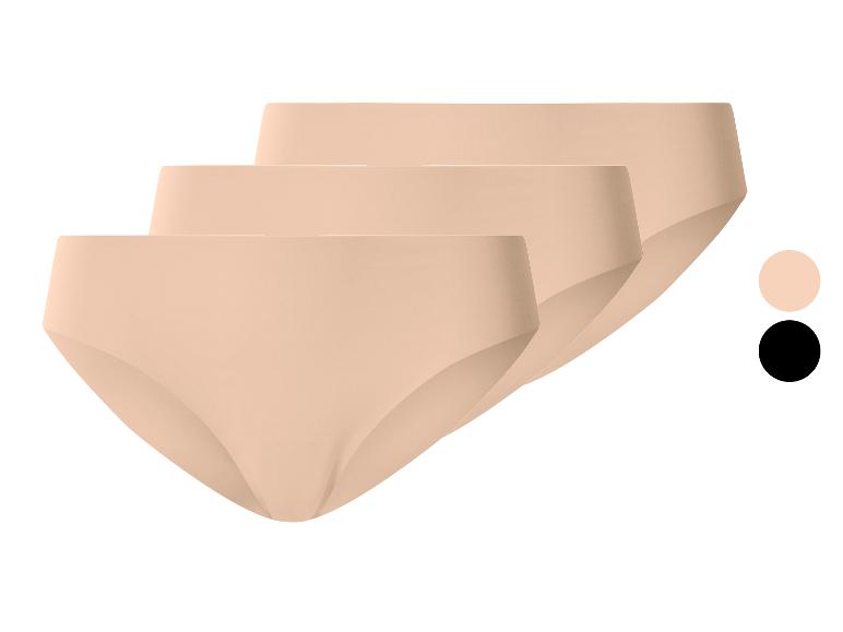 Trois culottes nude pour femme avec échantillons de couleurs