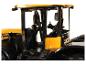 Détail d'un tracteur jouet JCB.