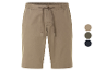 Shorts chinos beiges avec cordon, disponibles en plusieurs couleurs.