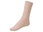 Une paire de chaussettes beiges.