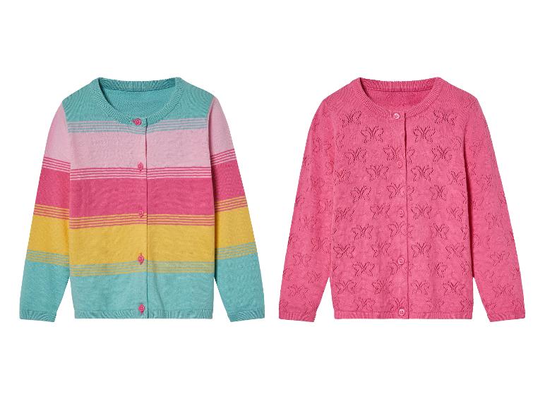 Deux cardigans pour filles : un rayé en couleurs pastel et un rose à motif papillon.