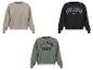 Sweat-shirts à manches longues en beige, noir avec « PARIS AIMÉE » et vert avec « JE T'AIME PARIS ».