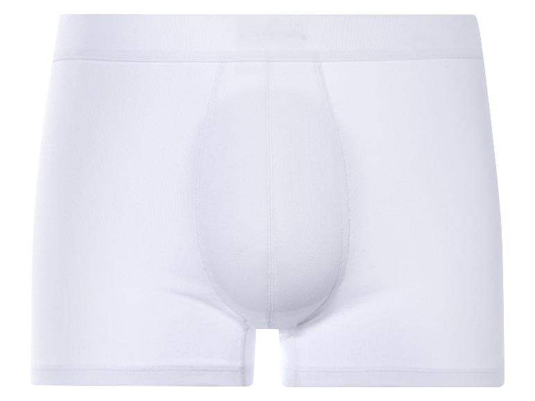 Boxers blancs unis.