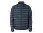 Une veste d'hiver bleu foncé avec fermeture éclair