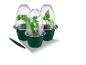 Trois pots verts avec couvercles transparents, parfaits pour la culture de petites plantes.