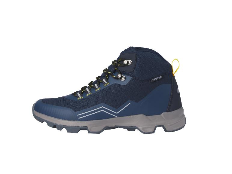 Une chaussure de randonnée imperméable bleu marine avec des accents jaunes.