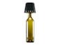 Lampe originale : bouteille de vin et abat-jour noir.