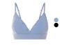 Un soutien-gorge bleu clair avec des détails en dentelle.