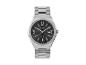 Une montre Auriol argentée avec un cadran noir.