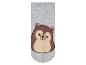 Chaussettes grises avec motif ourson mignon.