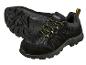 Chaussures de travail noires avec des accents jaunes de Parkside.