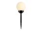 Lampe solaire de jardin avec abat-jour sphérique opale et piquet de terre noir.