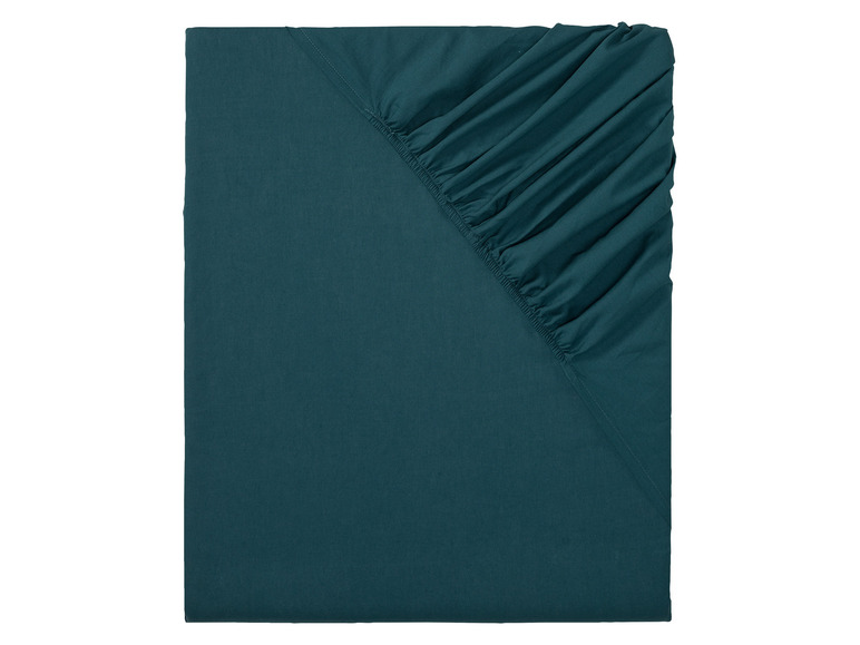 Un drap-housse bleu foncé.